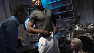 Piper Perri takes a ebony dick for her carreer