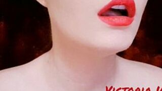 Victoria Wet play with lips