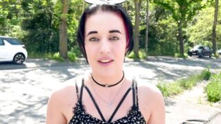 Leila, 18, librarian in Toulouse!