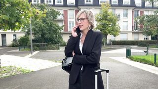 Didine seduces her driver...