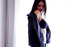 Luscious Margot B fingers twat & uses an improvised dildo