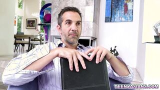 Lulu CHu cant stop picturing her therapyst naked on top of her