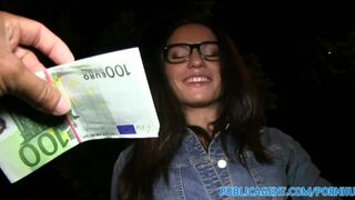 Outdoor Leg Spreading & Fucking