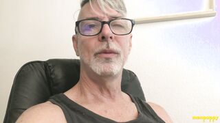 ManPuppy: Richard Lennox Gets Wild In His Solo Shaft Teasing Sesh