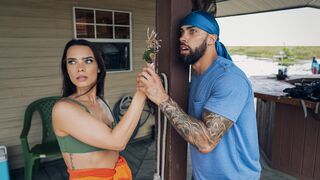 Ivy Ireland, Lucy Foxx, & James Angel Dive into a Wild Adventure in the Swamp